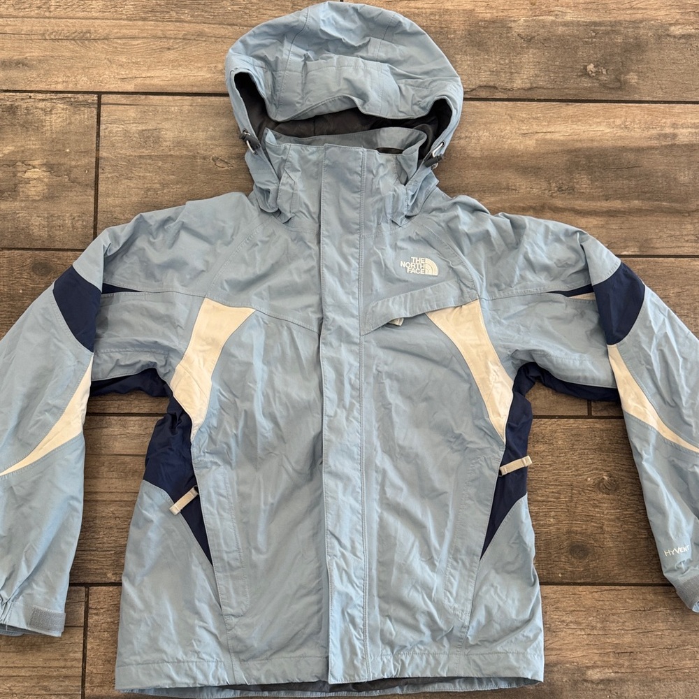 The North Face Women's Light Blue and Navy Raincoat